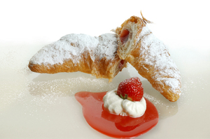 Croissant Erdbeermarmelade