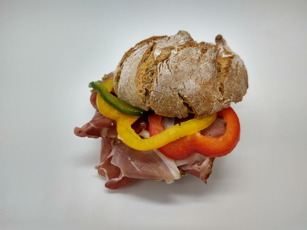 Vinschgerl mit Speck