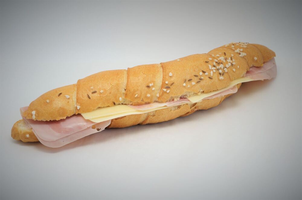 Salzstangerl mit Schinken