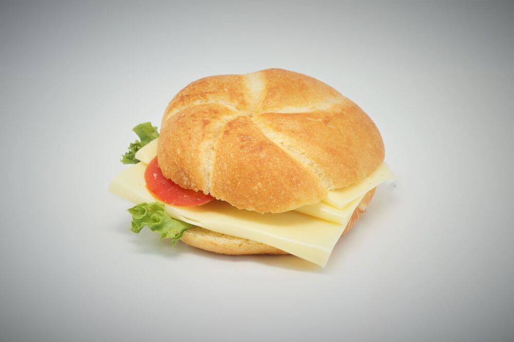 Semmerl mit Käse