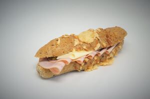 Käse-Troadspitz mit Wurst und Käse